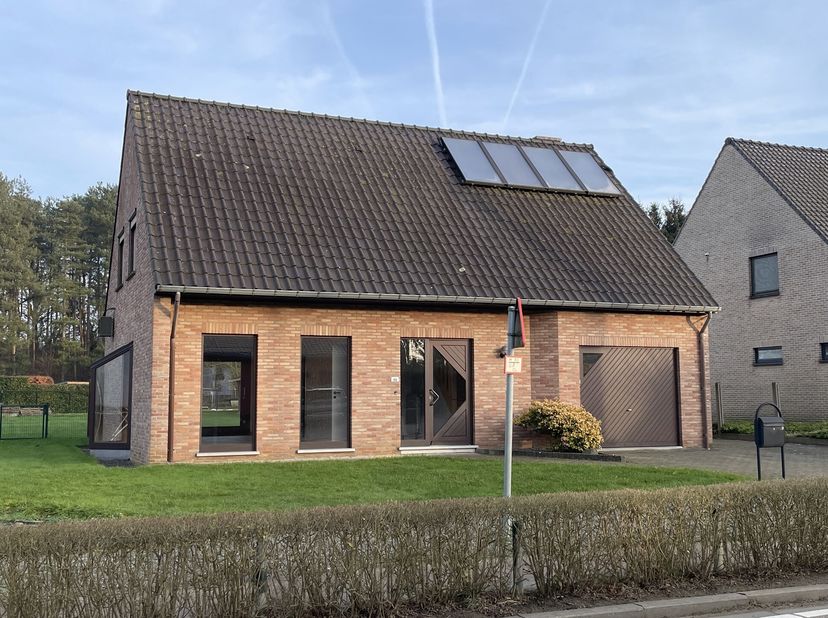KIJKDAG 17 mei 2025 van 14u tot 16u vrij te bezoeken.&lt;br /&gt;
Instapklare vrijstaande woning met ruime kelder en tuin  centraal gelegen&lt;br /&gt;
Ben je op