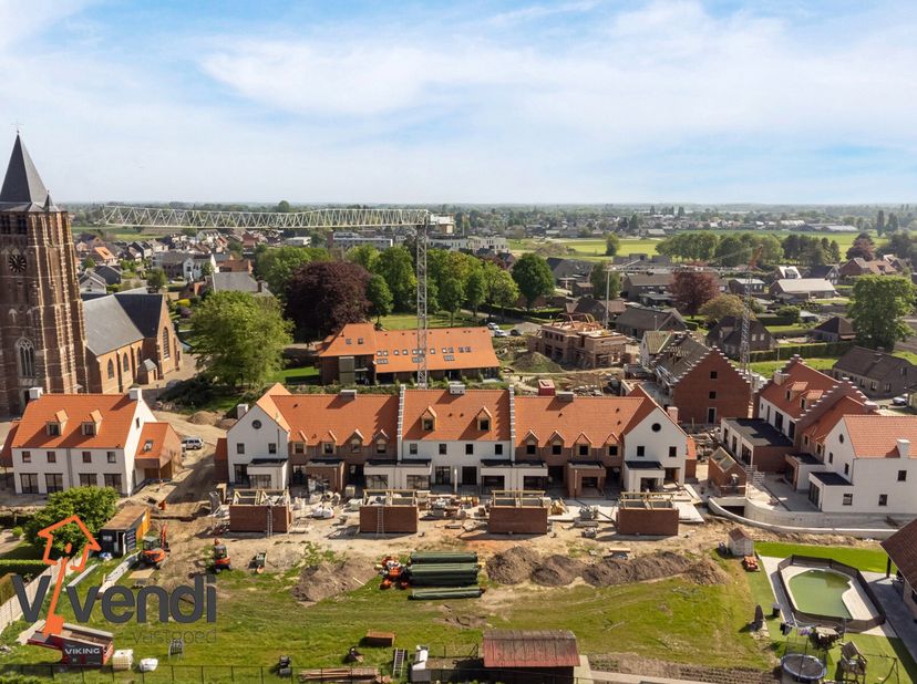 Aan de rand van het centrum op een zeer unieke en rustige locatie onder de schaduw van de Sint-Michielskerk treft u dit stijlvolle en authentieke nieu