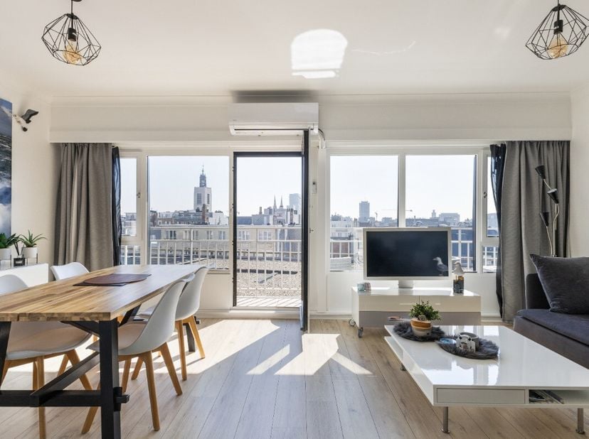 Oostende : Appartement lumineux avec terrasse et 2 chambres à vendre ! À la recherche d&#039;un appartement lumineux avec 2 chambres et une vue dégagée en