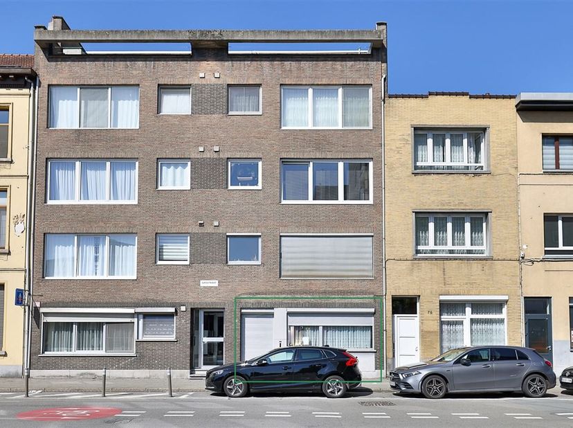 DIT EIGENDOM STAAT IN OPTIE!&lt;br /&gt;
Op een centrale locatie in het hart van de Antwerpse Seefhoek, op wandelafstand van Park Spoor Noord, vinden we dit