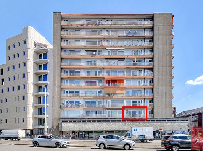 VISITE VIRTUELLE: https://my.matterport.com/show/?m=srT5YT2T3zR - L&#039;agence immobilière SCIARA a le plaisir de vous présenter ce charmant appartement s