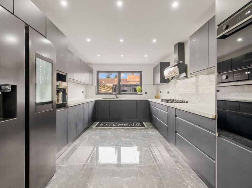 Open deur 13 juli van 10h00 tot 12h00. Gelieve uw aanwezigheid te bevestigen via 0479 109 908 of bo@panorama.immo.&lt;br /&gt;
&lt;br /&gt;
Gerenoveerde woning me