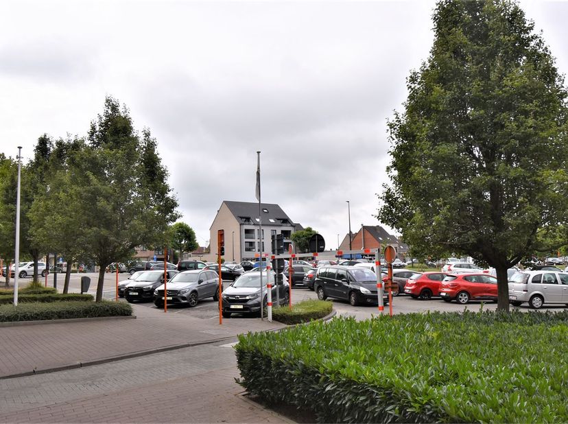 Goed gelegen handelsruimte in het centrum van Lanaken,&lt;br /&gt;
met een oppervlakte van 72m² , keuken en wc.&lt;br /&gt;
&lt;br /&gt;
De ruimte kan ingevuld worden a