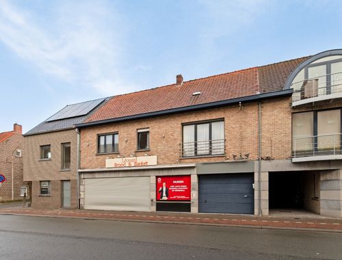                                         Bien commercial avec habitation à louer à Zulte, € 1.700
