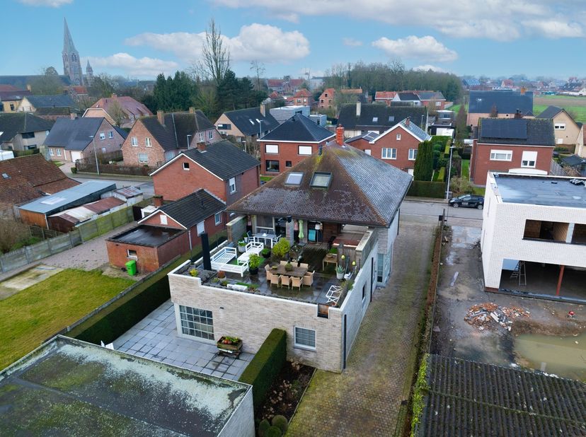 Unieke woonkans in het hart van Ruiselede!&lt;br /&gt;
Ontdek dit prachtig afgewerkte appartement in het charmante Ruiselede! Dankzij de uitstekende ligging