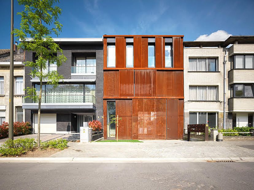 Lichtrijk twee slaapkamer duplex met ruim terras&lt;br /&gt;
&lt;br /&gt;
Ontdek deze unieke woonplek in het hart van de stad, waar rust en modern comfort samenko