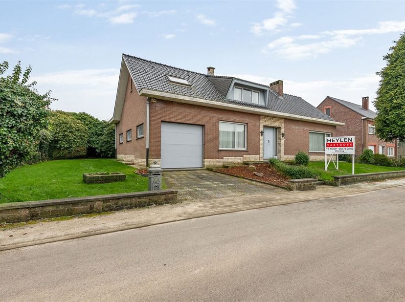 Karaktervolle woning in het hart van Dilbeek&lt;br /&gt;
Ontdek deze sfeervolle woning in een rustige buurt van Dilbeek, waar klassieke elegantie en hedenda