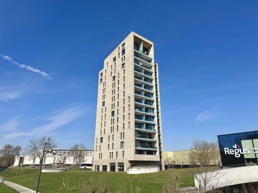 Mooi appartement gelegen op de Elfde-Liestraat. Vanaf het terras heb je een prachtig uitzicht. Dit appartement is bemeubeld en is gelegen op een korte
