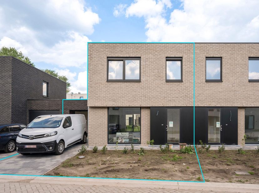 BEN woning met 3 à 4 slaapkamers, garage en aangelegde tuin op een grondstuk van 239m². De woning is momenteel verhuurd voor 1.500 EUR per maand en du