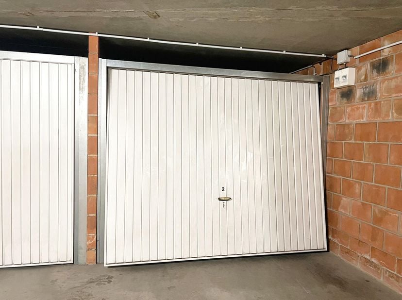 Op een gunstige ligging te Torhout, nabij interessante invalswegen treffen we deze garagebox aan.&lt;br /&gt;
&lt;br /&gt;
Deze box is gelegen in het ondergronds
