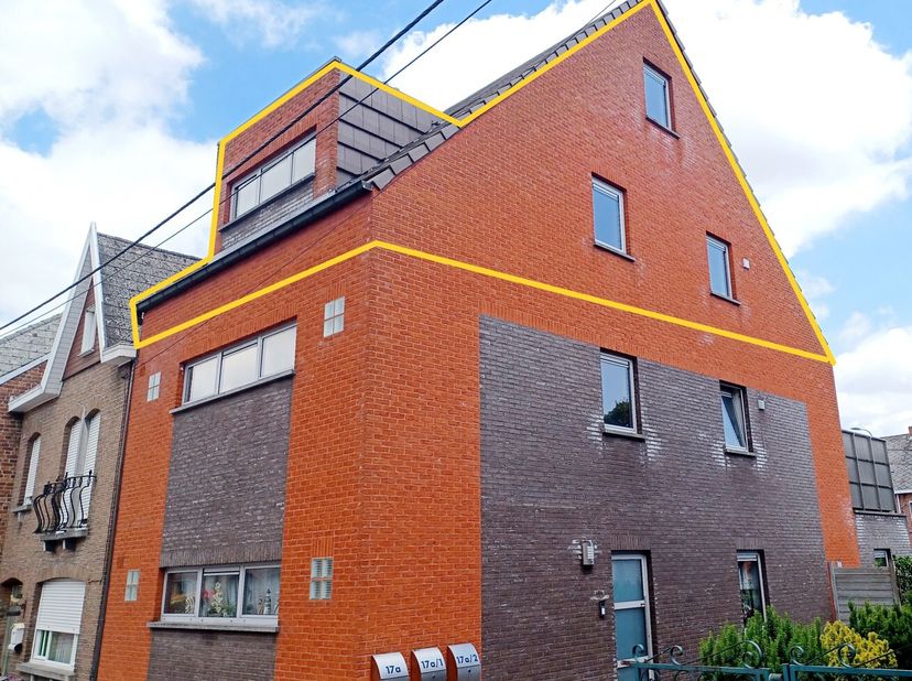 TE HUUR in centrum Lede, op wandelafstand van winkels, horeca en openbaar vervoer: gezellig appartement, gelegen op de 2de verdieping (geen lift). Ind