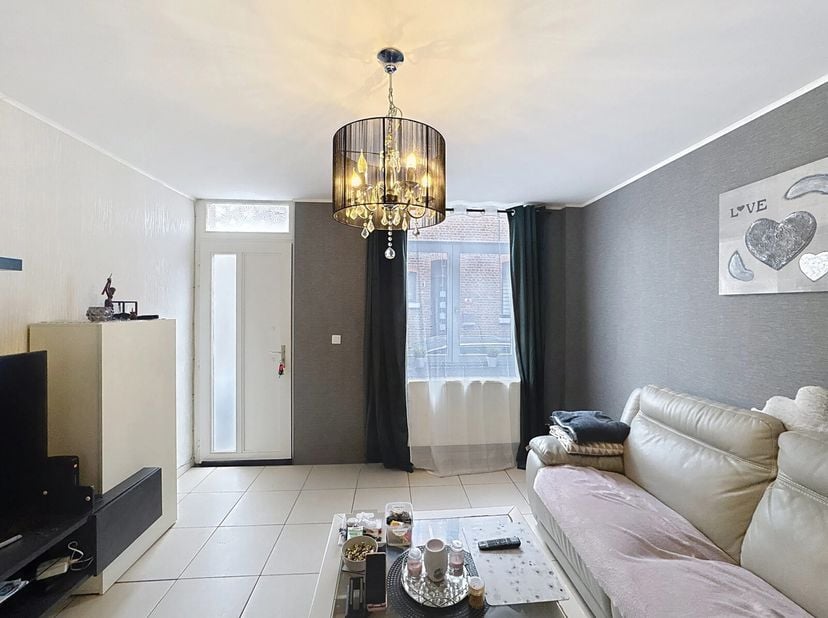 Jemeppe-sur-Meuse  Maison agréable à visiter sans tarder !&lt;br /&gt;
Cette maison en bon état vous séduira par ses espaces lumineux et son potentiel damén