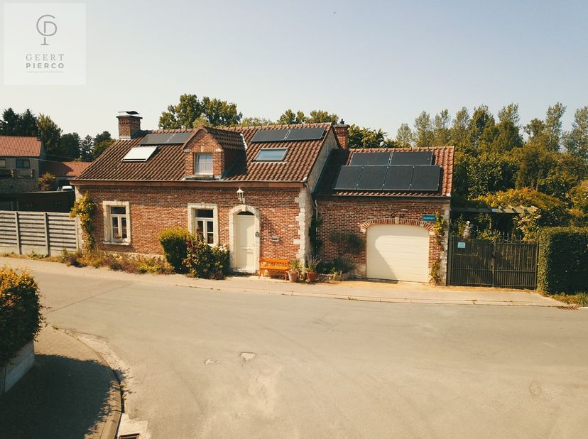 Deze karaktervolle woning is een parel die je nog zelden tegenkomt.&lt;br /&gt;
&lt;br /&gt;
Een thuis die met buitengewone liefde en zorg is onderhouden, en waar