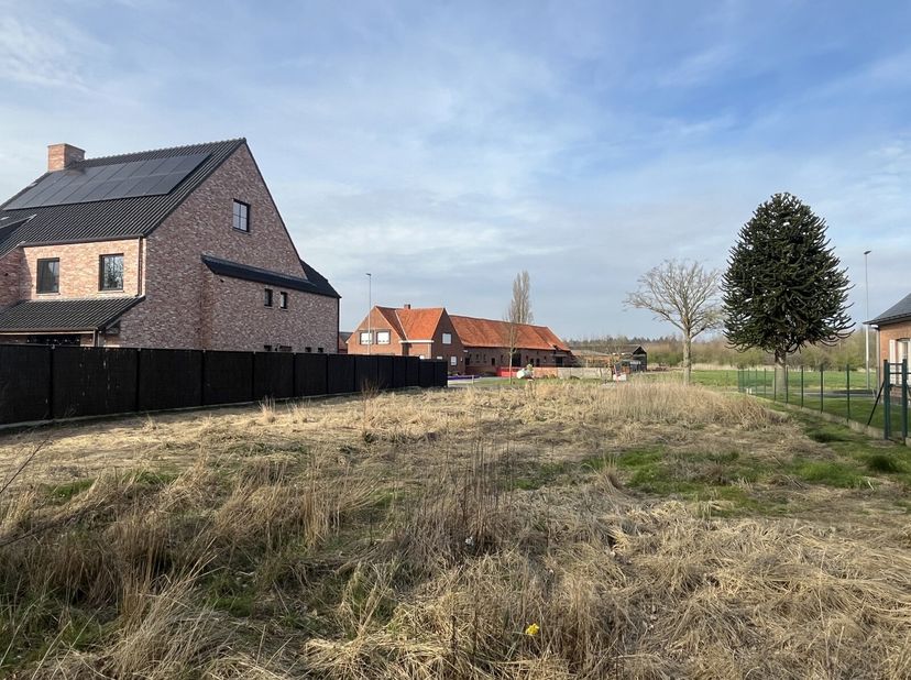 Op dit zuidgericht perceel villagrond uw droomwoning bouwen?&lt;br /&gt;
Vanuit deze locatie geniet u van een vlotte verbinding met het centrum van Brugge e