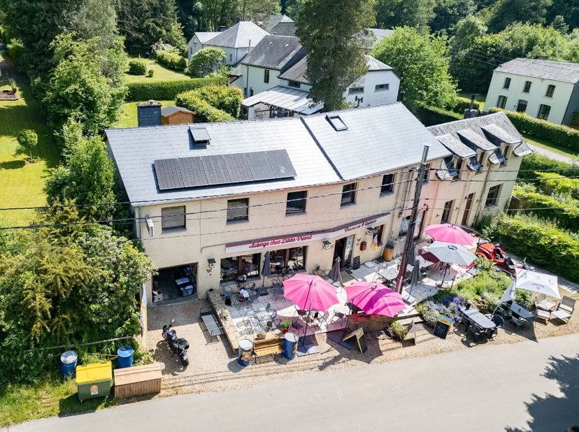 ERA B-LUX presenteert een zeldzame kans in Chiny: een gerenommeerd hotel-restaurant dat charme, authenticiteit en commercieel potentieel combineert.Ge