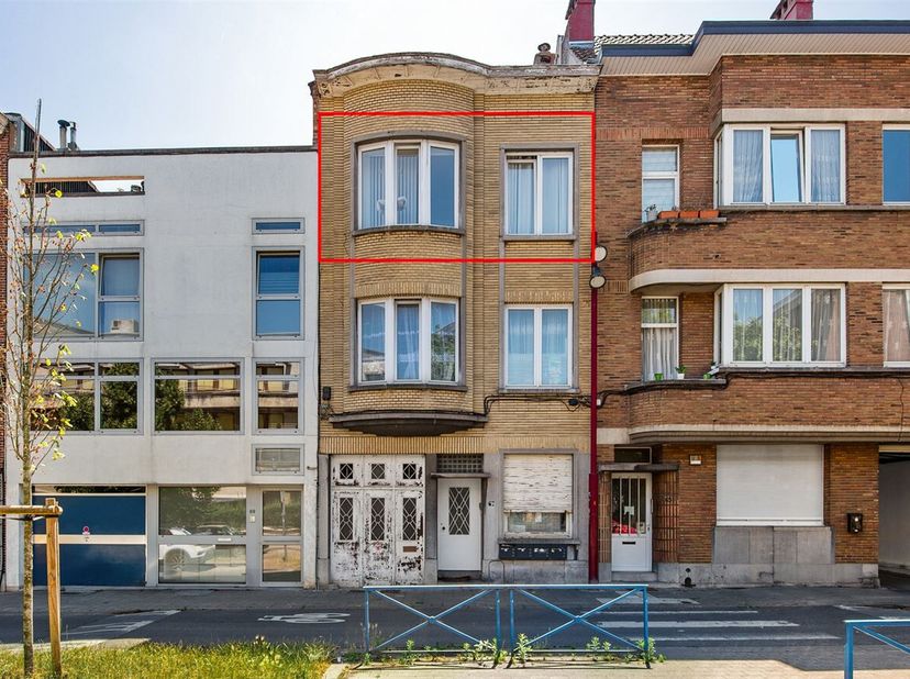 Ontdek dit gezellige appartement in Jette, ideaal gelegen voor wie op zoek is naar een knusse woonruimte in de stad. Met een bewoonbare oppervlakte va