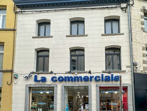                                         Bâtiment commercial à vendre à Binche, € 225.000
