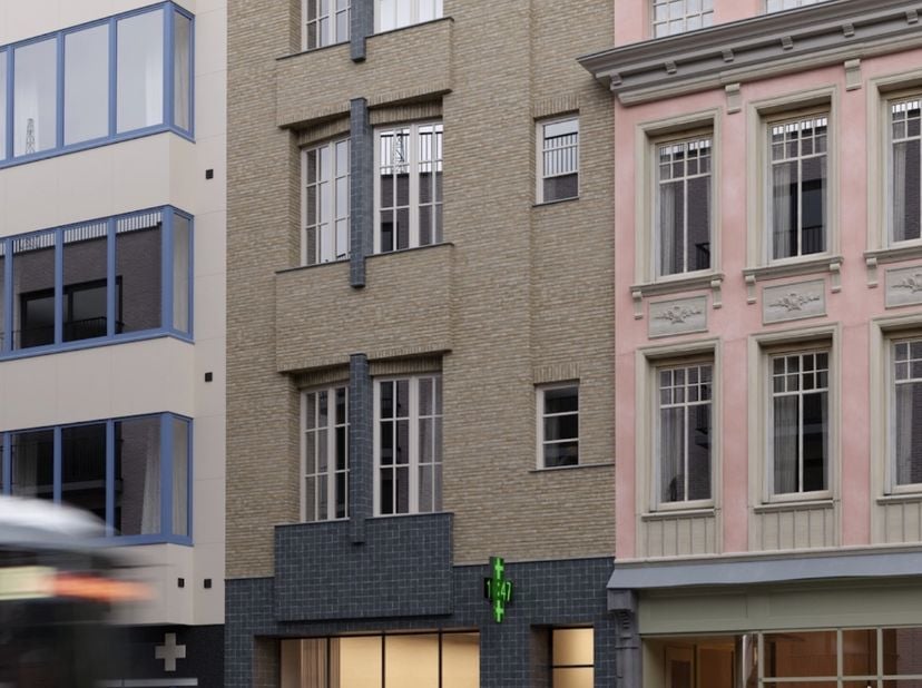 Centrum Gent – Nederkouter: Handelsruimte met buitenruimte te huur.&lt;br /&gt;
 &lt;br /&gt;
De handelsruimte bevat het volledige gelijkvloers van een renovatiep