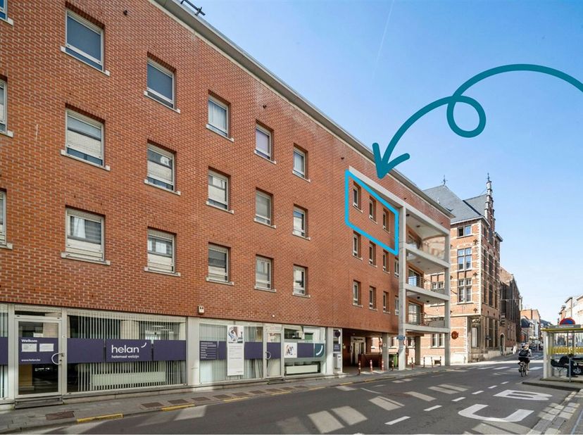 Ruim 2-slaapkamerappartement op een absolute toplocatie in Leuven met autostaanplaats.&lt;br /&gt;
Dit appartement is gelegen in het centrum van Leuven, teg