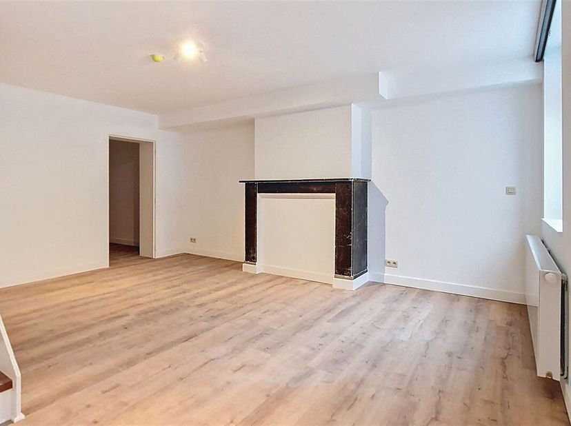 IMMOSCHMIDT (Ref. 19561) - SCHAERBEEK (Sainte Marie wijk) - GRATIS 1/10/2025 :Schitterend duplex van +/- 117m², volledig gerenoveerd en bestaande uit