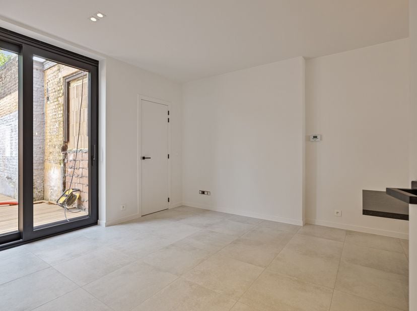 Cette maison à vendre dans la Boomgaardstraat 33 à Poperinge est située au calme tout en étant à quelques pas du centre. La maison a été rénovée de la