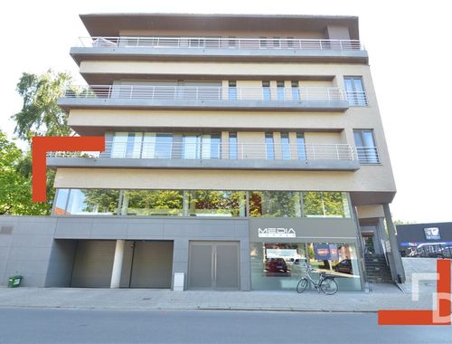                                         Bureaux à louer à Ieper, € 1.200
