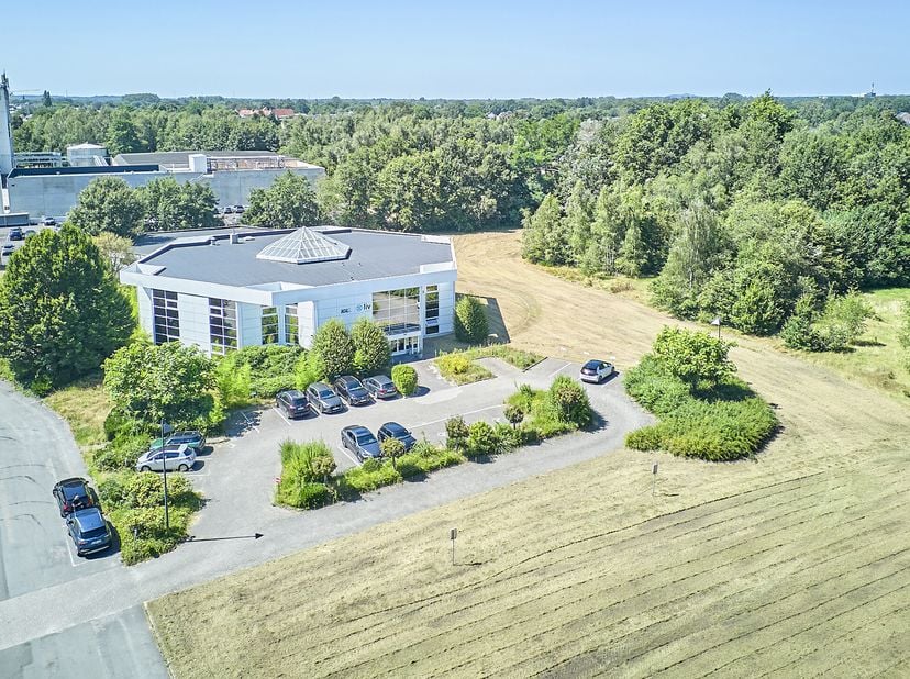 Bien professionnel à vendre
                    à 3520 Zonhoven