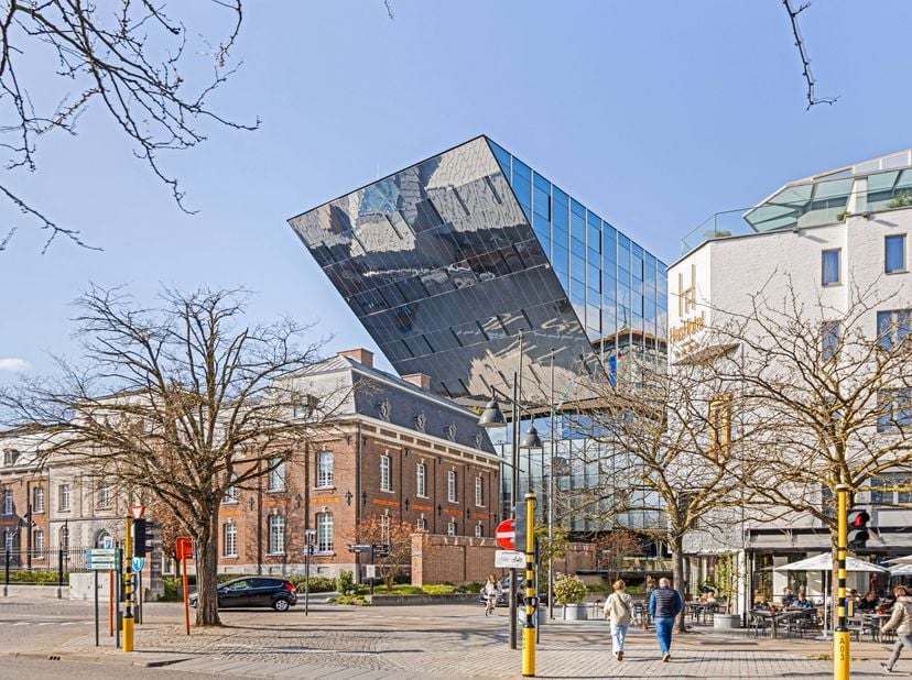 GUNSTIG GELEGEN 2 SLP-APPARTEMENT TE KOOP – CENTRUM HASSELT&lt;br /&gt;
Dit appartement met een bijzonder uitzicht op ’t Scheep, biedt tal van mogelijkheden