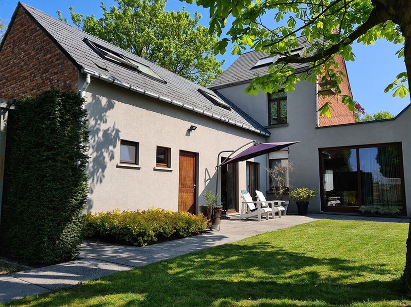 Prachtige instapklare woning gelegen vlakbij het centrum van Itegem en op wandelafstand van Natuurdomein De Averegten.&lt;br /&gt;
Karaktervolle afwerking v