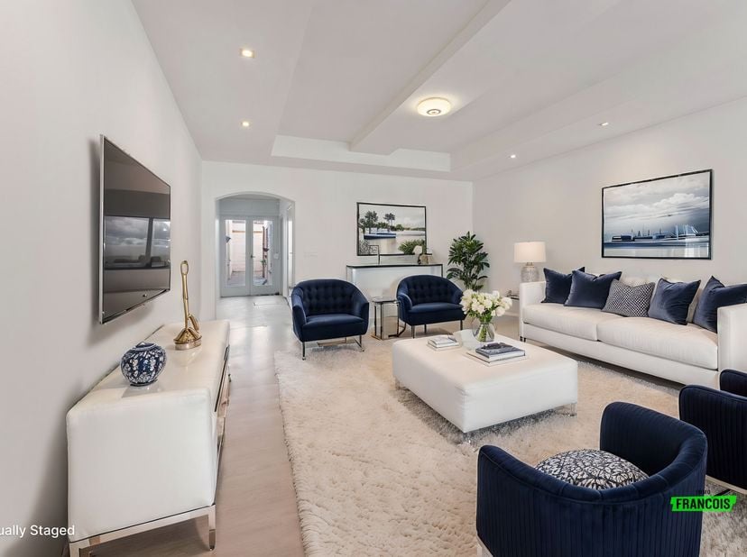 Bent u een handige harry of investeerder op zoek naar een woning met potentieel? Dan is deze woning in de Stuivenbergstraat 35 te Izegem zeker het ont