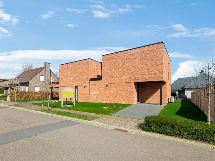Moderne, energiezuinige nieuwbouwwoning (148 m²) nabij Diest - 6% BTW mogelijk! &lt;br /&gt;
Deze strakke nieuwbouwwoning van 148 m² op 296 m² dt optimaal w