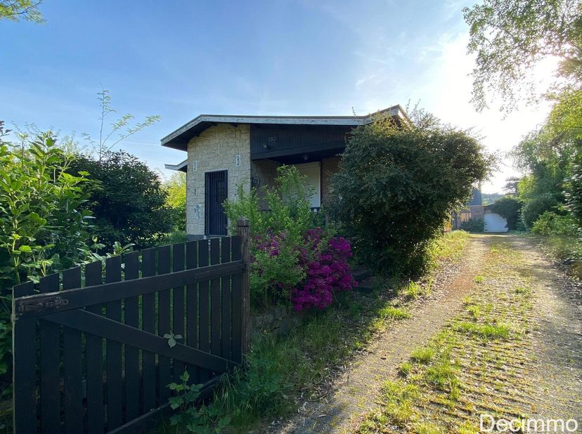 Landhuis met vlinderdak ; omgeven door groen in Lichtaart.&lt;br /&gt;
Dit unieke landhuis, verscholen in het groen van Lichtaart, combineert ruimte, comfor