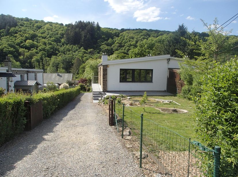 Huis met 2 slaapkamers. met tuin en garage in Remouchamps&lt;br /&gt;
&lt;br /&gt;
Gelegen in een rustige en groene omgeving, mooi huis met tuin en garage, ideaal