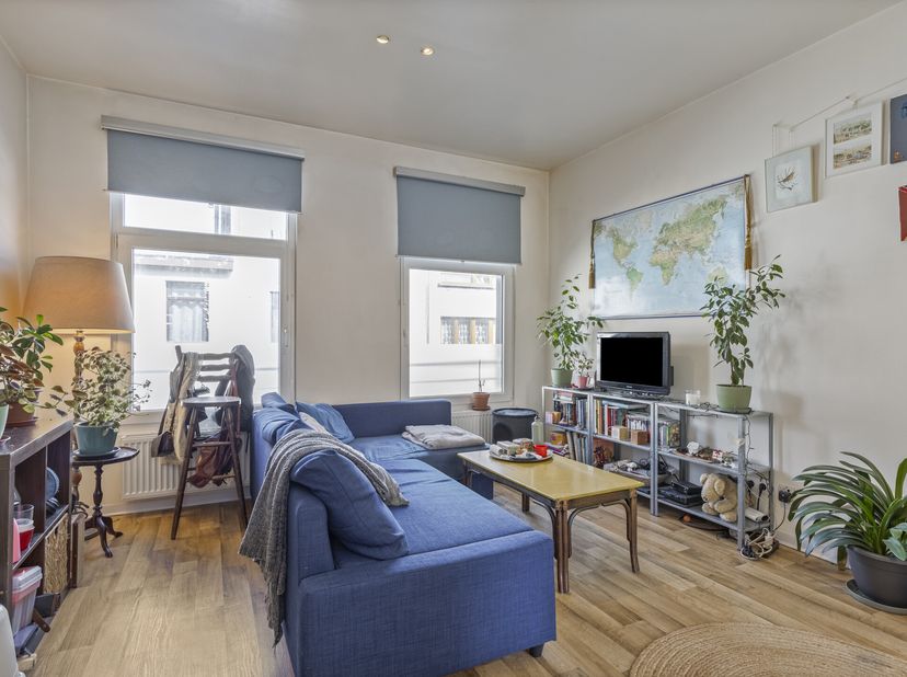 Cet appartement duplex d&#039;une chambre avec terrasse orientée sud à vendre est situé au nord d&#039;Anvers.&lt;br /&gt;
La gare centrale et les autres principales