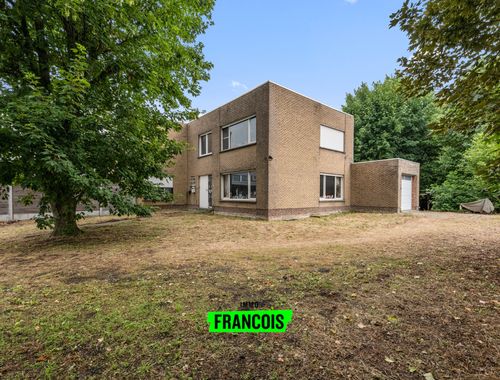                                         Koppelwoning te koop in Sint-Pieters, € 275.000
