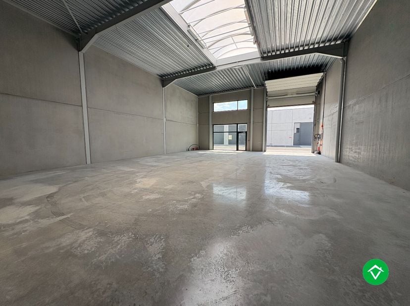 - Nieuwe KMO-units te Ichtegem -&lt;br /&gt;
In de Industriestraat te Ichtegem transformeert Global Estate Group de voormalige Dupon Biscuits-site  bekend v