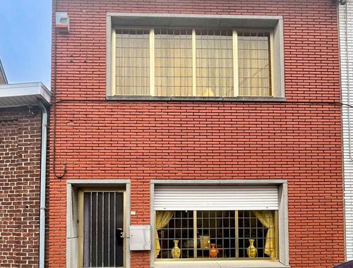                                         Woning te koop in Leval-Trahegnies, € 155.000

