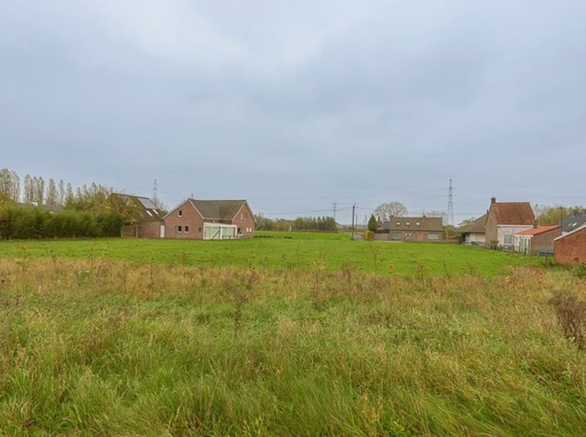 Terrain à vendre
                    à 8540 Deerlijk