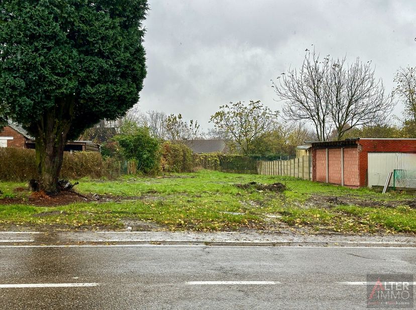 Project opportuniteit. Goed gelegen bouwgrond (OB) geschikt voor appartementsbouw, 7a25ca, straatbreedte 20,36m diepte perceel ca. 60m&lt;br /&gt;
&lt;br /&gt;
Bo