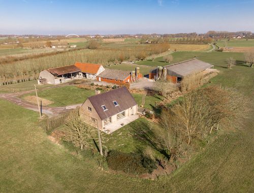                             Hoeve te koop in Oeselgem
