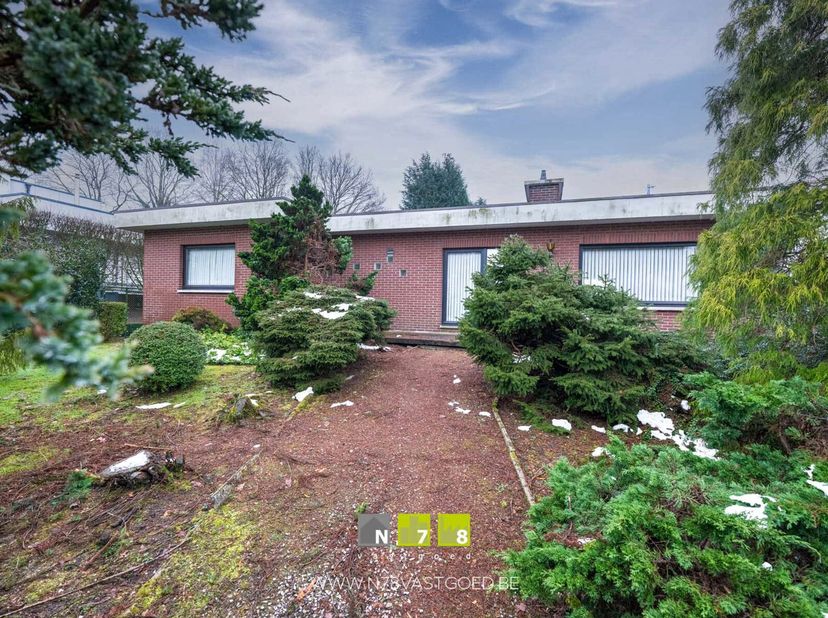 VRIJSTAANDE WONING MET 3 SLAAPKAMERS OP EEN HOEKPERCEEL VAN 15A18CA TE OUDSBERGEN (OPGLABBEEK).&lt;br /&gt;
TROEVEN&lt;br /&gt;
- Residentieel gelegen.&lt;br /&gt;
- Ho