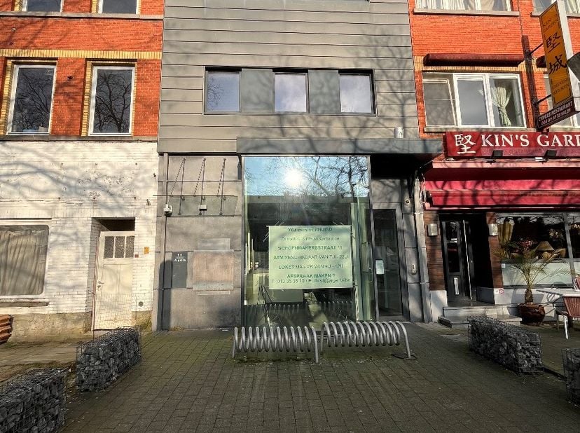 Kantoorgebouw met zeer goede ligging in het centrum van Diest Dit kantoorgebouw met een zeer goede ligging is binnenkort beschikbaar bij ERA De Pirami