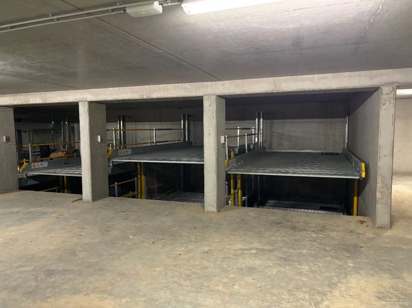 Garage à louer
                    à 8000 Sint-Pieters