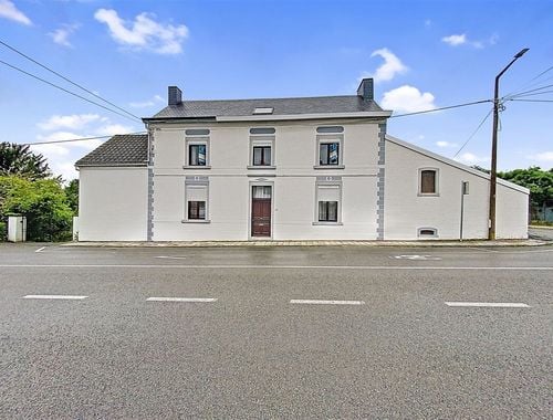                                         Eengezinswoning te koop in Jambes, € 430.000
