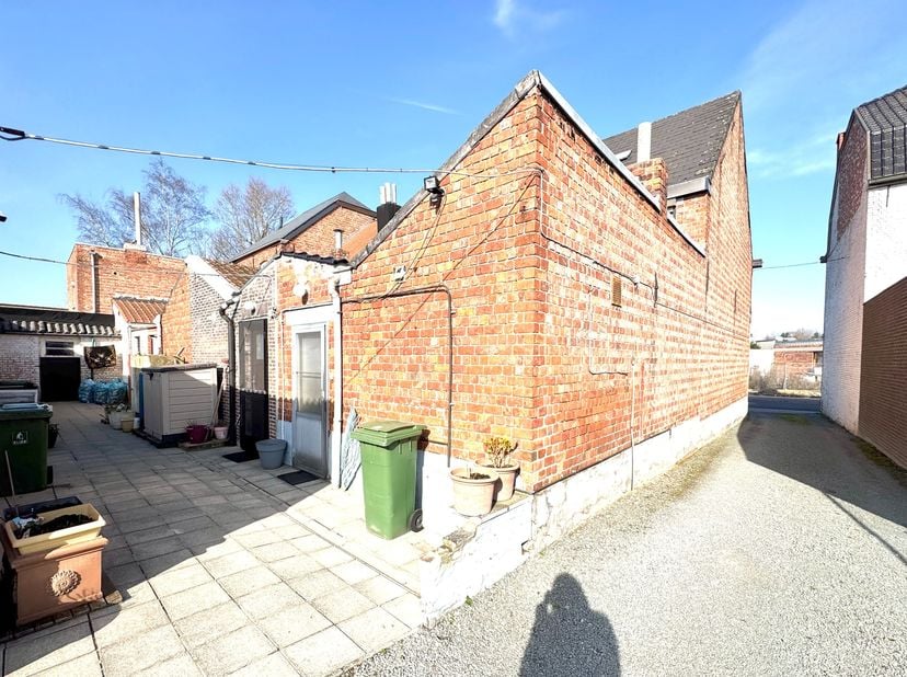 Maison à vendre
                    à 9260 Schellebelle
