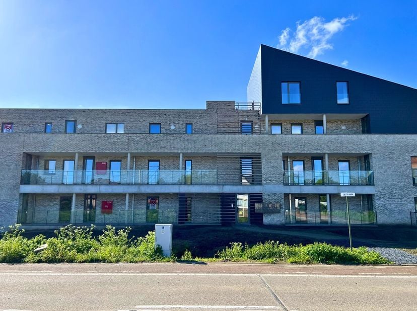 KOOP DIT JAAR NOG AAN 6% BTW! (onder voorwaarden) Bent u op zoek naar een modern en klassevol duplex appartement 3 slaapkamers? Bekijk dan zeker dit a