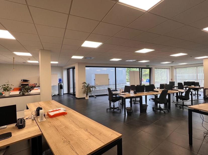 Bien professionnel à louer
                    à 9940 Evergem