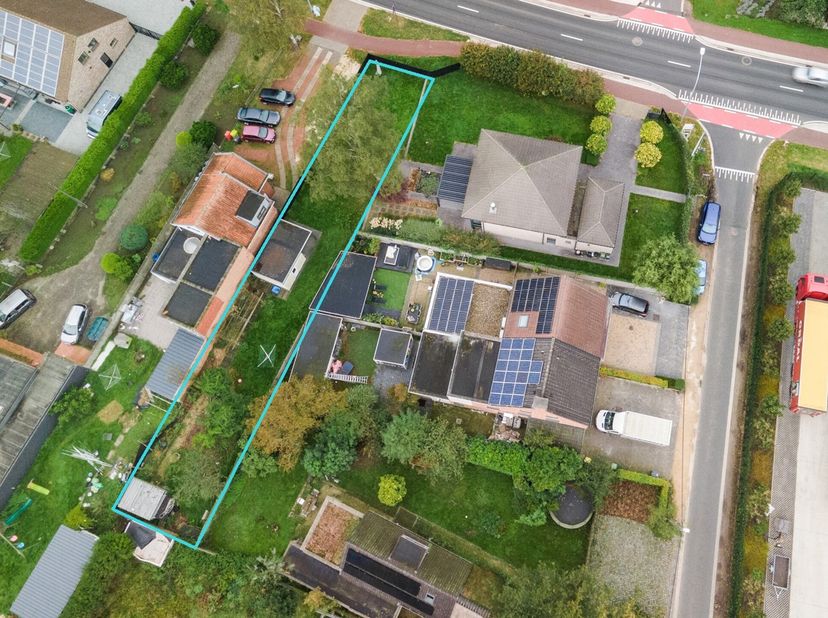 Bouwperceel van ca. 412m² voor halfopen ééngezinswoning met zuidgerichte tuin.&lt;br /&gt;
BOUWVOORSCHRIFTEN&lt;br /&gt;
- maximale bouwdiepte 17m&lt;br /&gt;
- bouwbre
