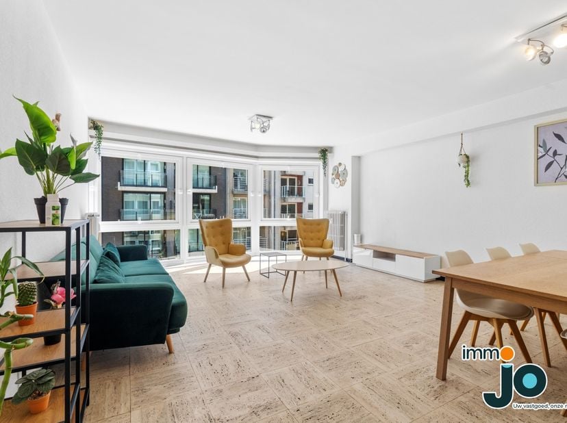 Cet appartement spacieux de 2 chambres à coucher, entièrement prêt à l&#039;emploi, est situé près de la plage et du casino de Middelkerke. Grâce à son emp