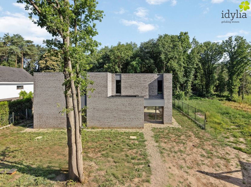 LOT 2  Ruimte, vrijheid én comfort op maat van jouw leven&lt;br /&gt;
Deze woning op een perceel van 5 are biedt met zijn 169 m² bewoonbare oppervlakte en d